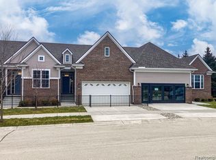 2250 Chase Dr #117, Howell, MI 48843