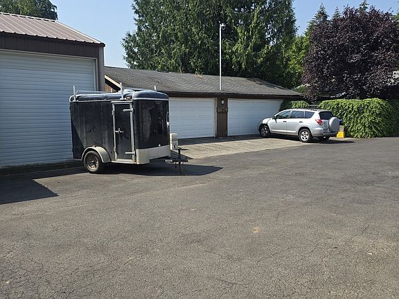 3rd image of 4922 SE 111th Ave