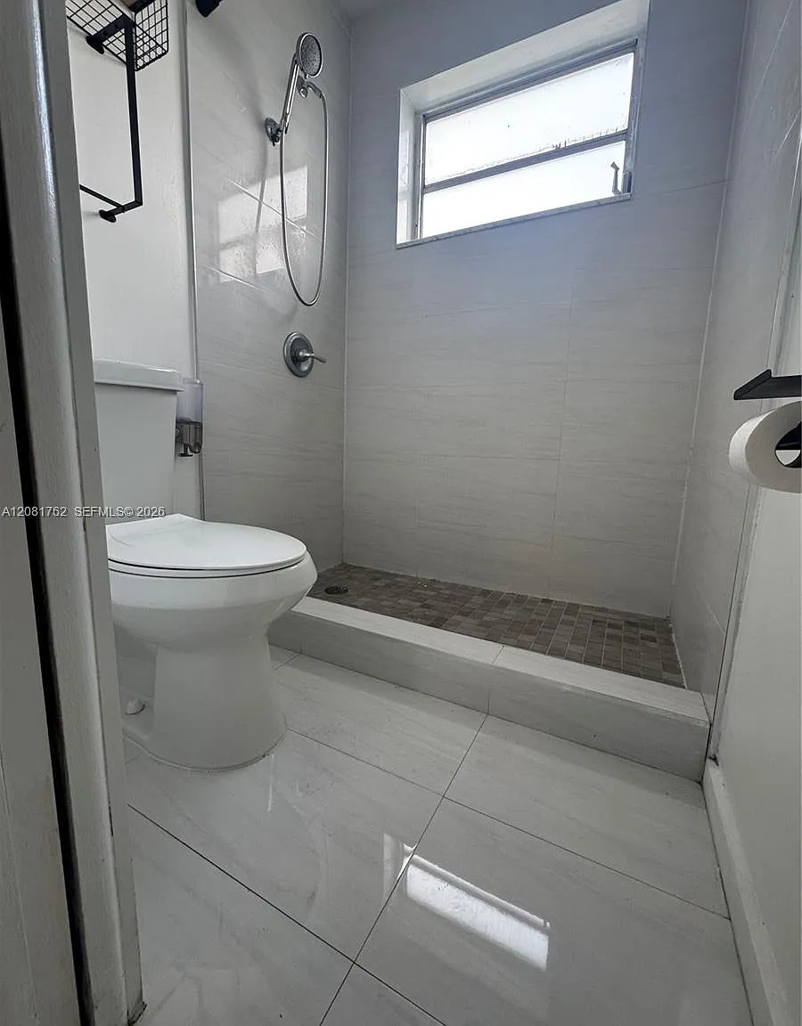 Moonraker Condo — Photo 3