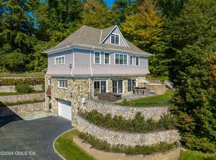 320 Valley Rd, Cos Cob, CT 06807