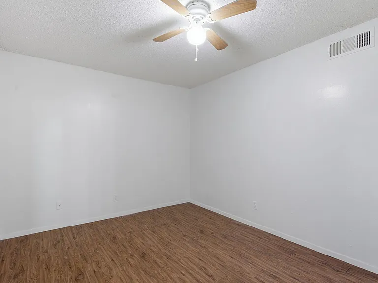 2705 Windswept Cv — Photo 13