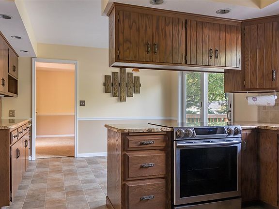 2nd image of 64860 McIntosh Ln
