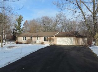 W7164 Oak Ridge Ct, Poynette, WI 53955