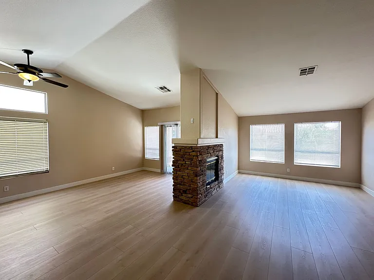 4605 Casa Bonita Dr — Photo 6