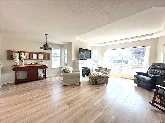 3rd image of 533 Hampstead St