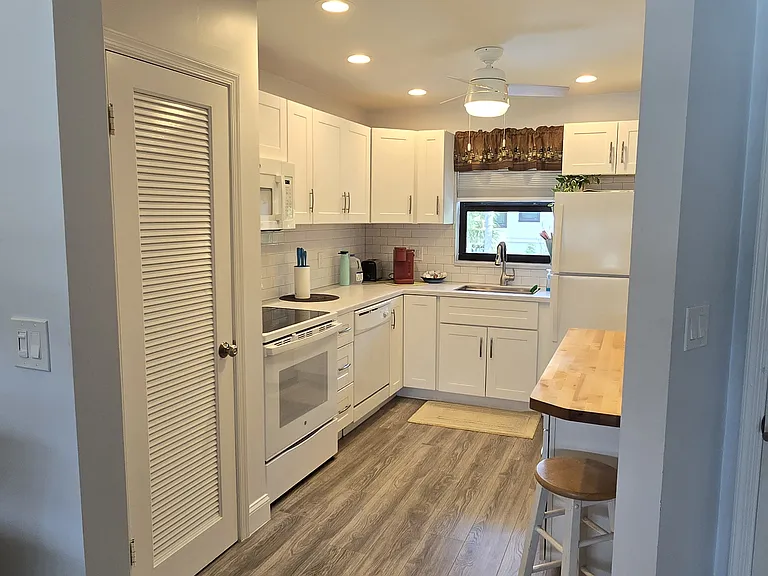 755 Saturn St #A205 — Photo 4