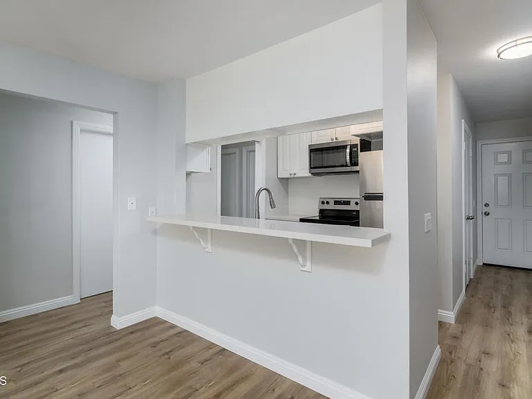 257 E Surfside Dr — Photo 6