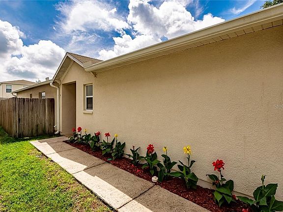 3rd image of 3442 Cardinal Feather Dr