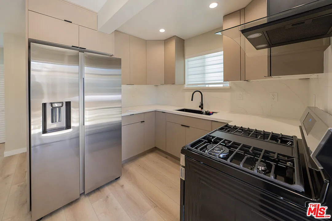 Studio, 1.0 bath, 480 sqft, $1,950 — Photo 2