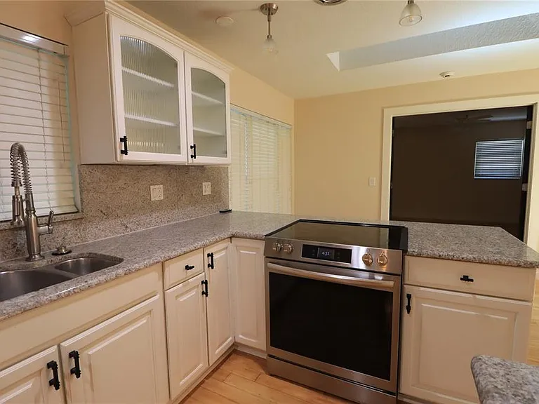 17815 Sunrise Dr — Photo 5