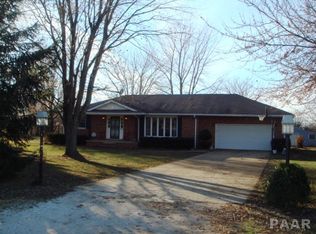 101 Apple Rd, Pekin, IL 61554