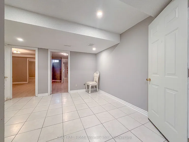 46 Clifton Ct #BASEMENT — Photo 4