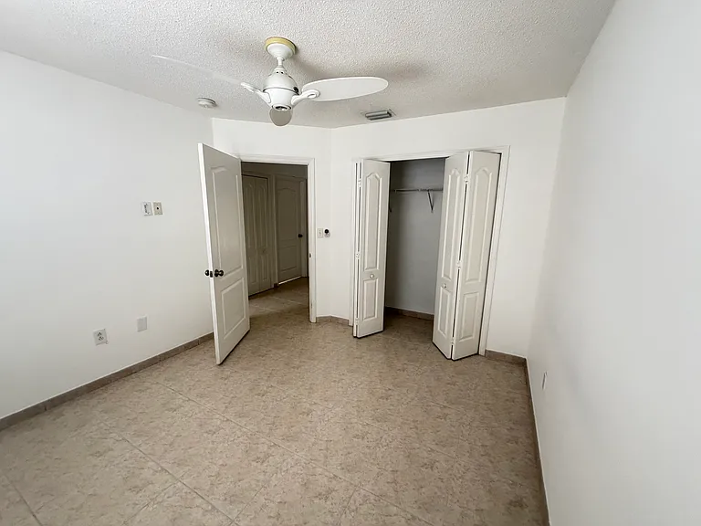 2553 W 76th St #202 — Photo 20