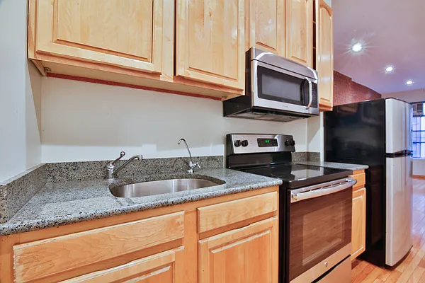 Rented by Platinum Properties | media 5