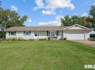 6594 116th St, Blue Grass, IA 52726