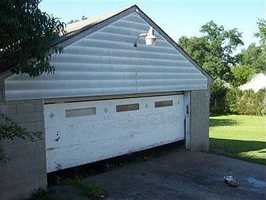 3rd image of 341 Devitt Ave