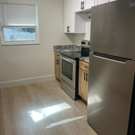1552 S Myrtle Ave — Photo 6