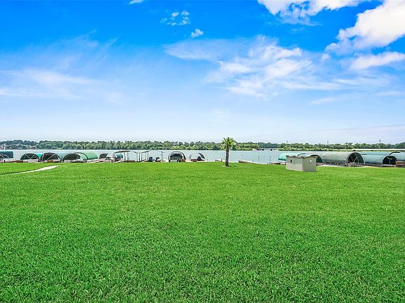4th image of 127 W Palm Blvd