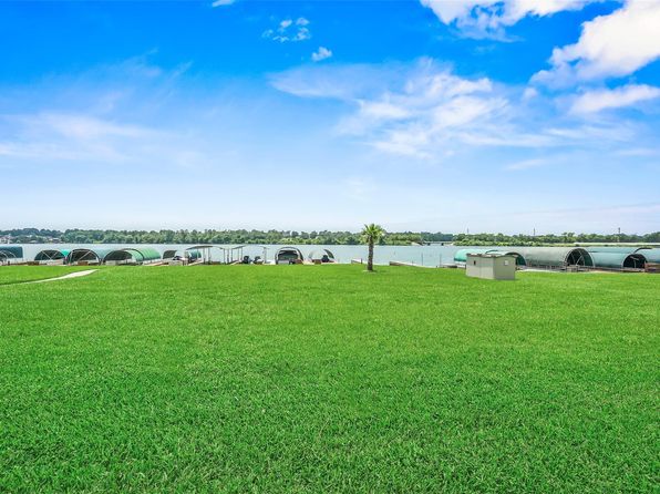 127 W Palm Blvd