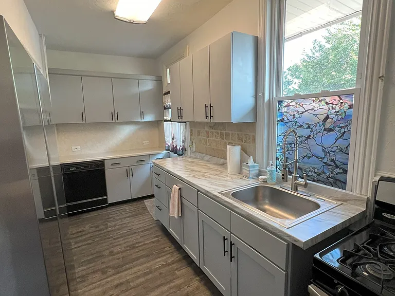 722 E Maple St — Photo 1