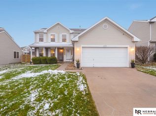 2158 N 164th St, Omaha, NE 68116