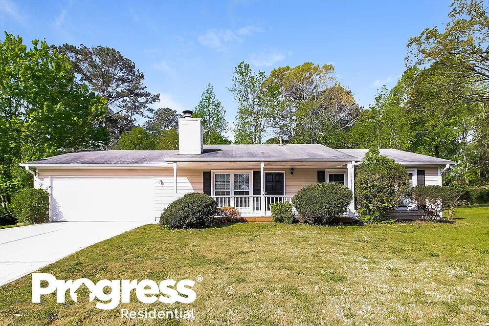 2453 Mistletoe Ln photo 1
