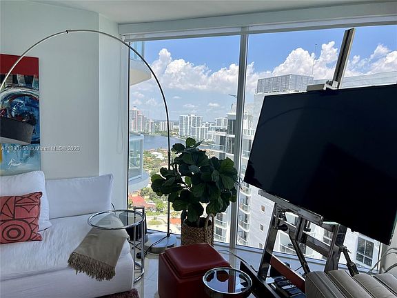 4th image of 18671 Collins Ave APT 2702