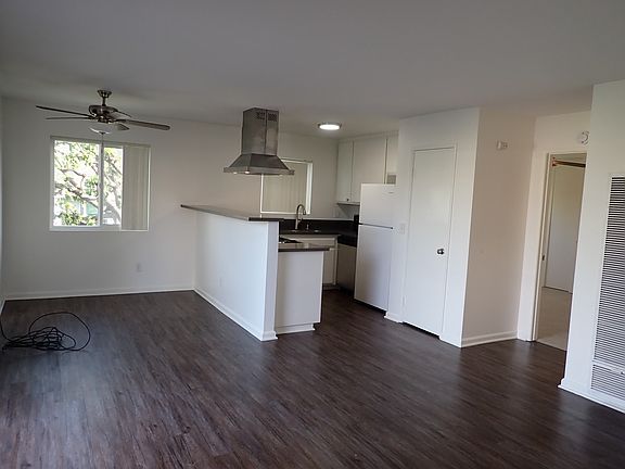 4th image of 4921 Charlene Cir APT 6
