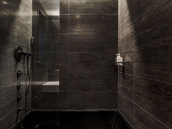 4th image of 253-263 W 73rd St #15F