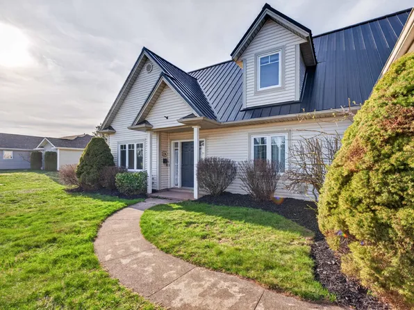 4 Linwood Dr, Kensington, PE C0B 1M0