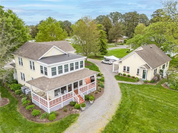 954 King Carter Dr, Irvington, VA 22480