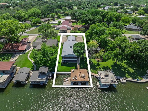 2nd image of 208 Riverside Drive