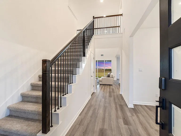 737 Leeward Pass — Photo 14