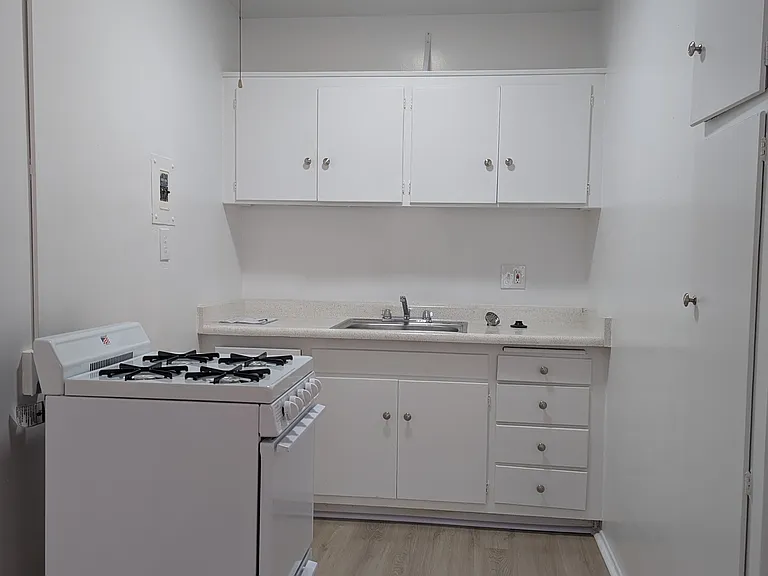 10348 Paramount Blvd — Photo 3