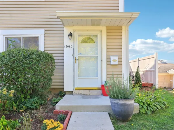 1685 Cornell Dr, Hoffman Estates, IL 60169