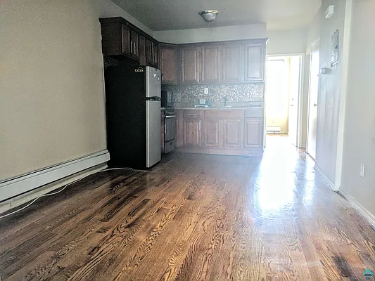 Rented by EXR | media 17