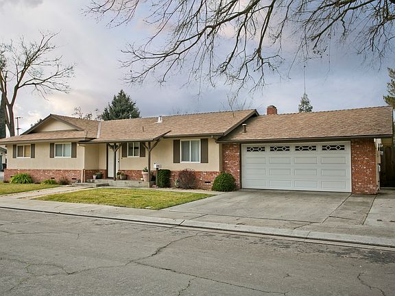 2nd image of 2609 Sharondell Dr