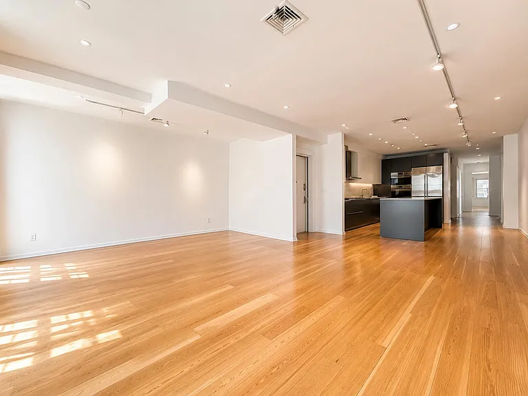 6 Bond St #3 — Photo 6