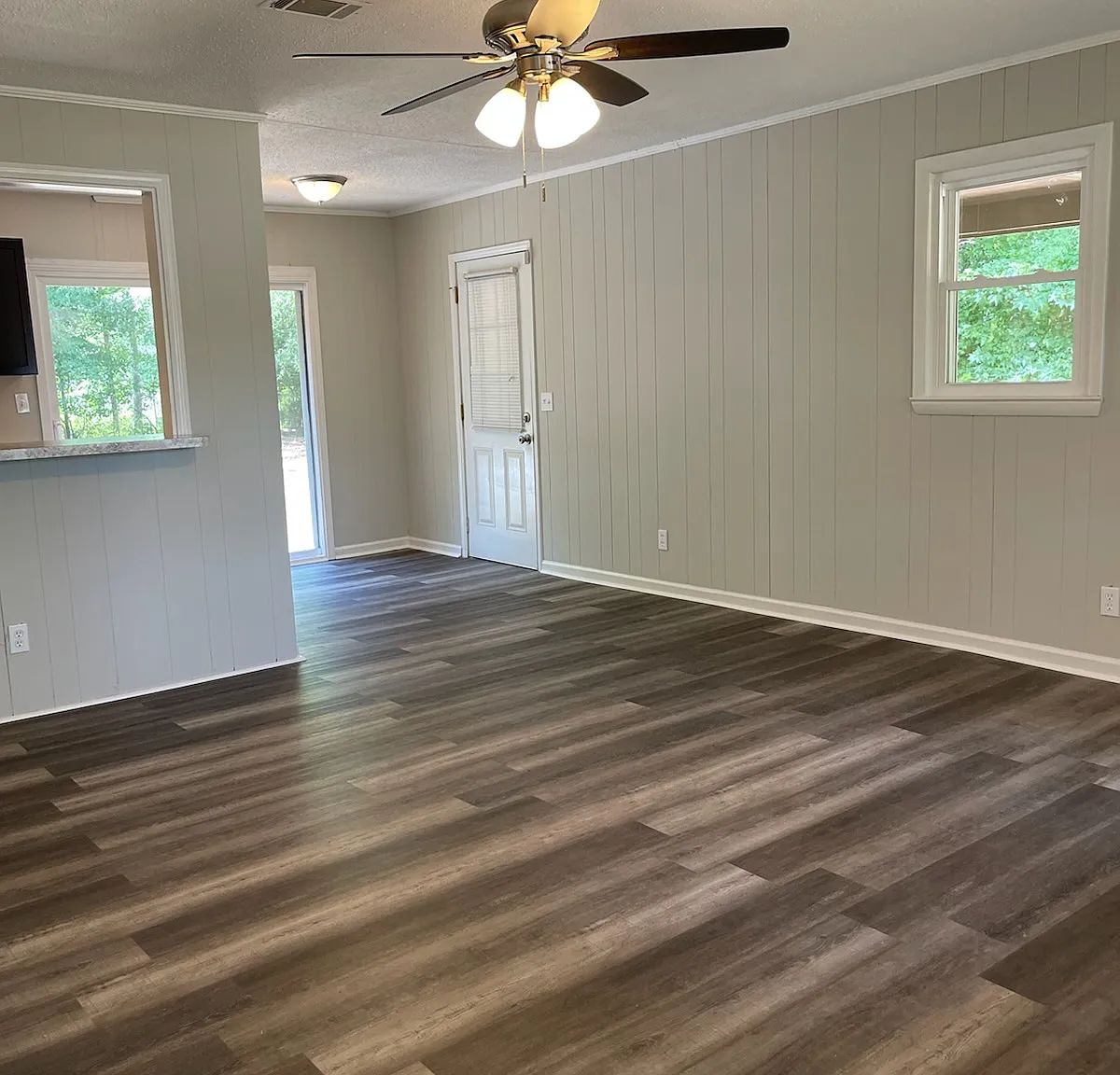 3 bed, 1150 sqft, $700 — Photo 2