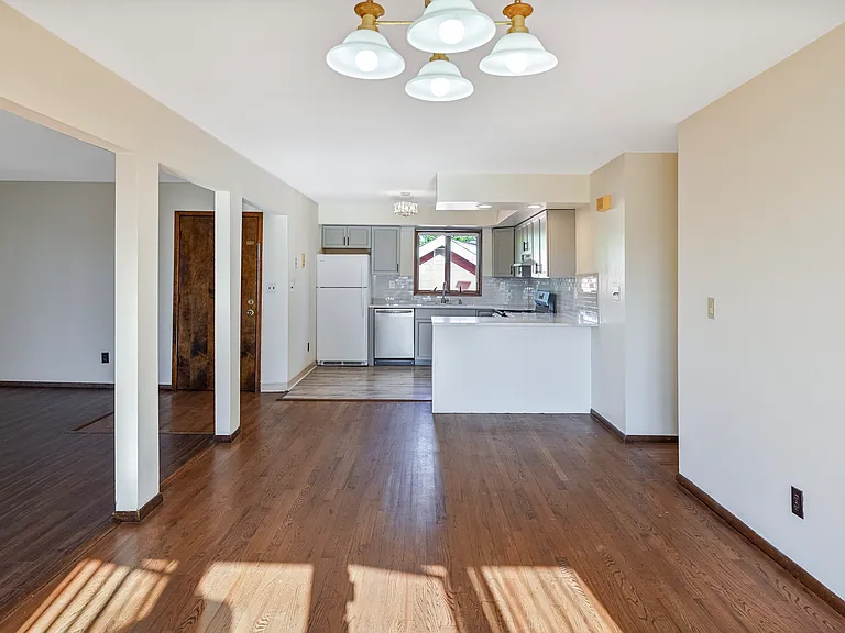77 Highland Pl #2 — Photo 9