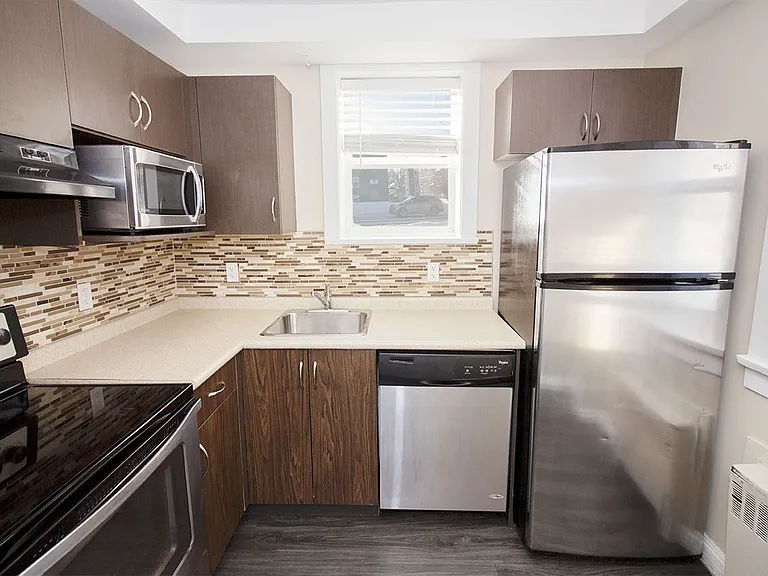 315 Marion St #7 — Photo 4