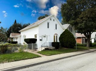 210 Adelaide St S, Chatham Kent, ON N7M4R9