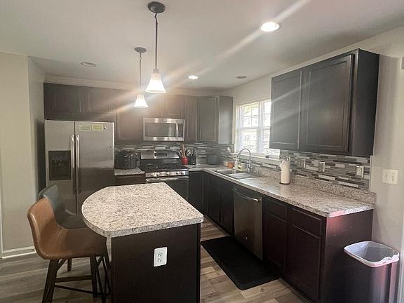 4th image of 2335 Drake Ln