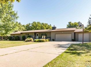 47794 Julie Rd, Sioux Falls, SD 57108
