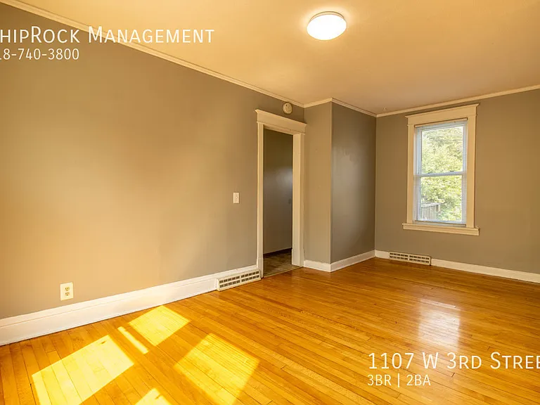 1107 W 3rd St — Photo 8