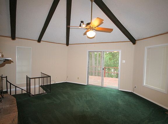 3rd image of 1513 Tanglewood Dr E