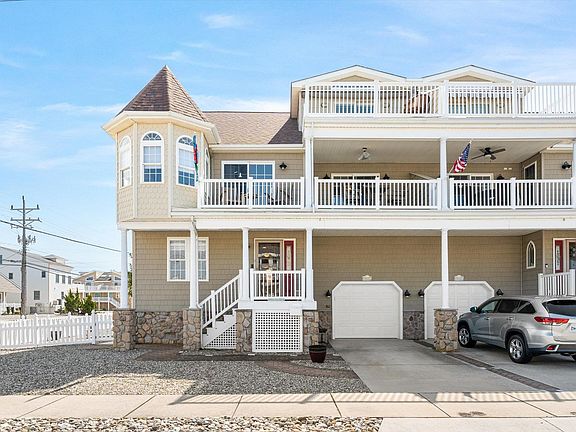 2nd image of 7600 Landis Ave E #Sea