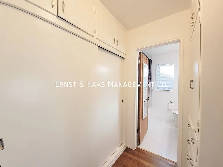 1023 E 1st St #8 — Photo 14