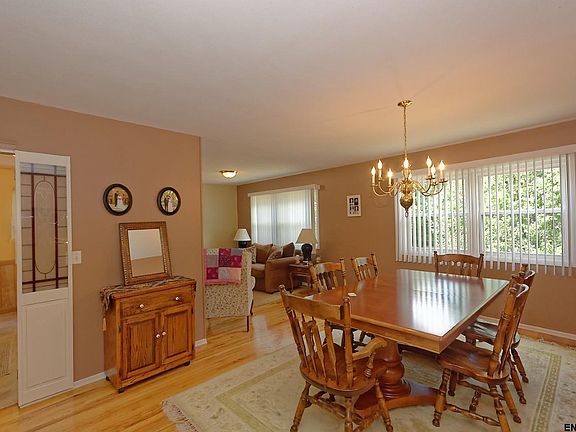 5th image of 231 Newport Ct