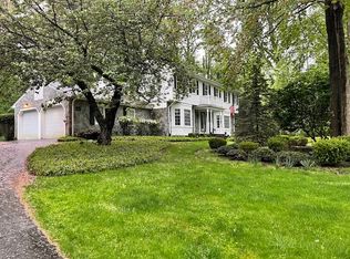 16 Knollwood Rd, Upper Saddle River, NJ 07458
